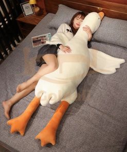 Lovely white goose design pillow